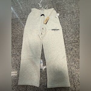 Fear of God Essentials  Light Gray Relaxed Sweatpants xS size